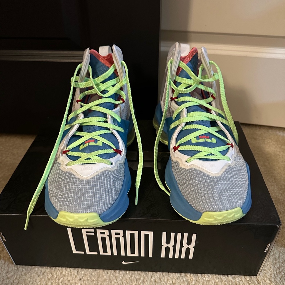 Nike LeBron XIX (GS) Dutch blue/Pomegranate Basketball Sneakers Youth 6